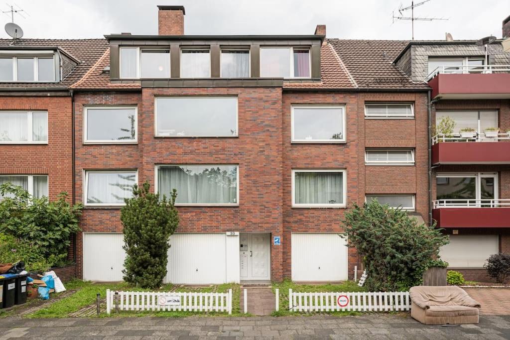 - Nice New York Apartment In The Heart Of Duisburg - Betten & Sofa - 5 Mins Central Station Hbf - Big Tv & Wifi - Ngoại thất bức ảnh